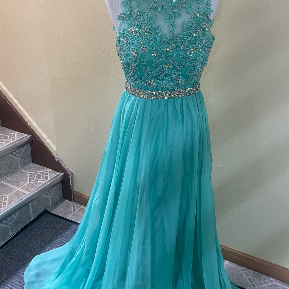 Elegant Teal Evening Gown